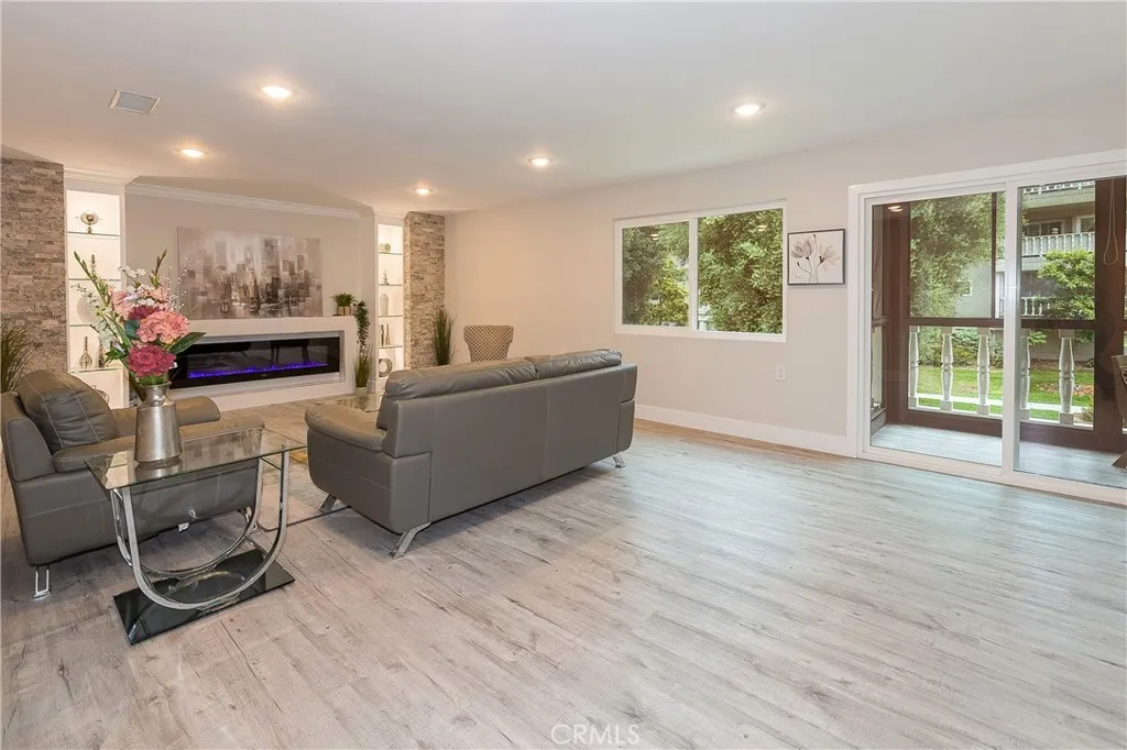 Additional image 11 of 2404 Via Mariposa W Unit 1C, Laguna Woods, CA 92637