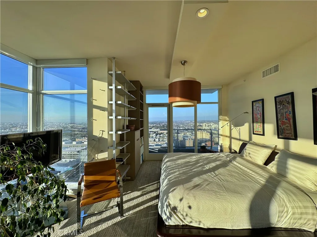 Additional image 71 of 400 W Ocean Blvd, Long Beach, CA 90802