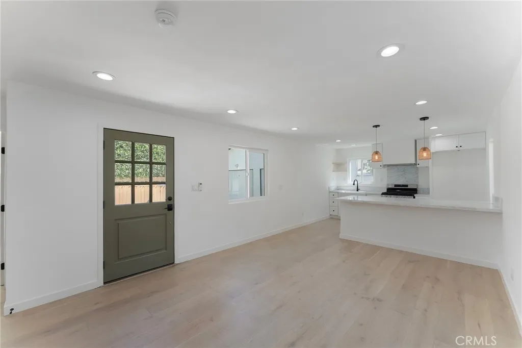 Additional image 13 of 2742 S Sycamore Ave, Los Angeles, CA 90016