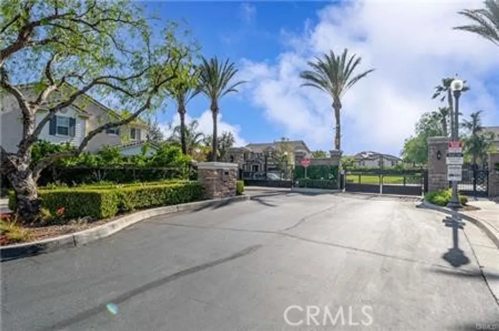 Additional image 4 of 15601 N Peak Ln, Fontana, CA 92336