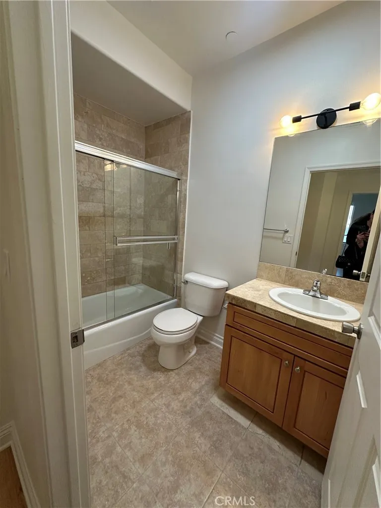 Additional image 45 of 12916 Moorpark Street Unit 201, Studio City, CA 91406