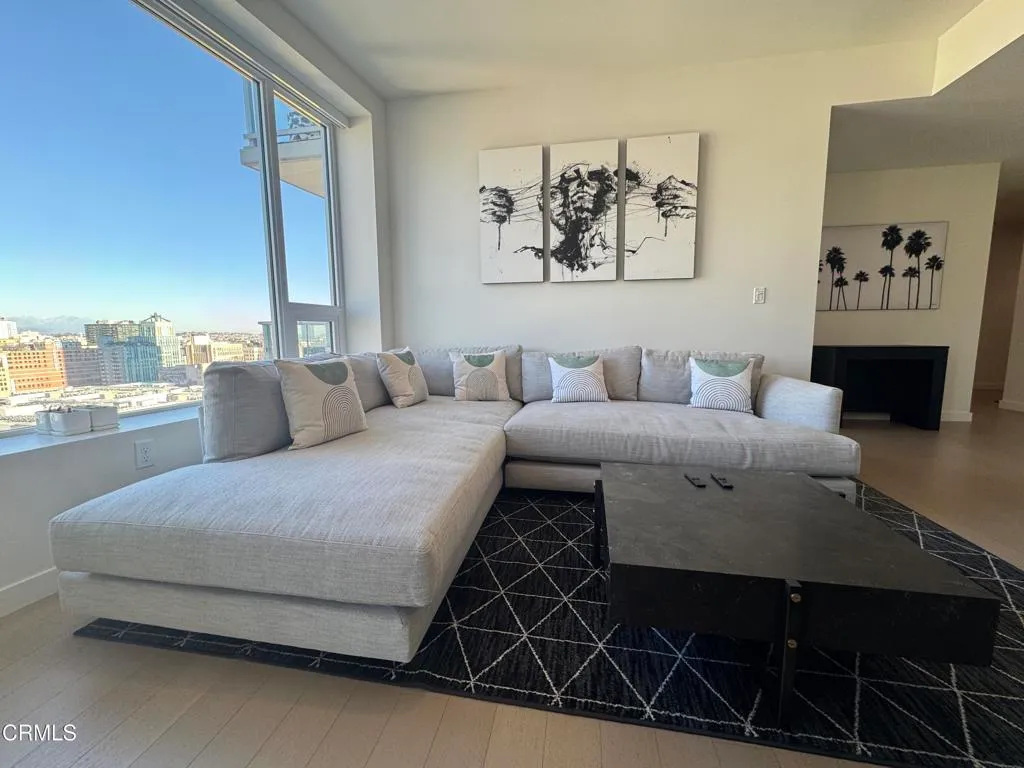 Additional image 20 of 1050 S Grand Avenue Unit 2004, Los Angeles, CA 90015