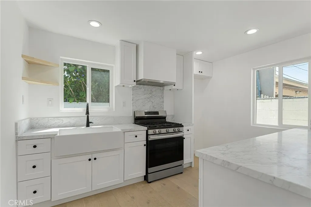 Additional image 5 of 2742 S Sycamore Ave, Los Angeles, CA 90016