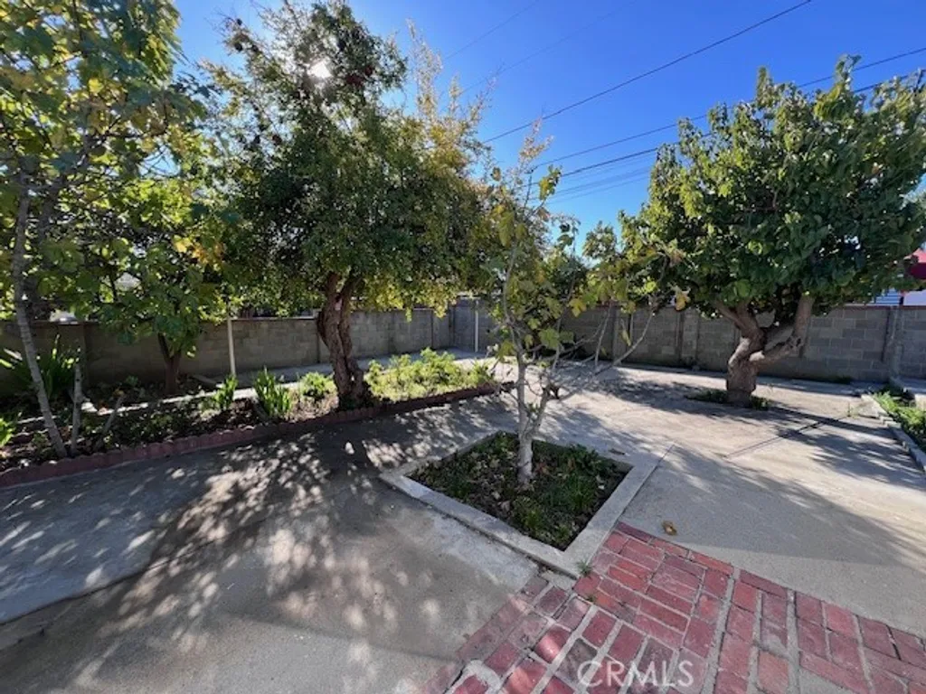 Additional image 18 of 8831 Murietta, Panorama City, CA 91402