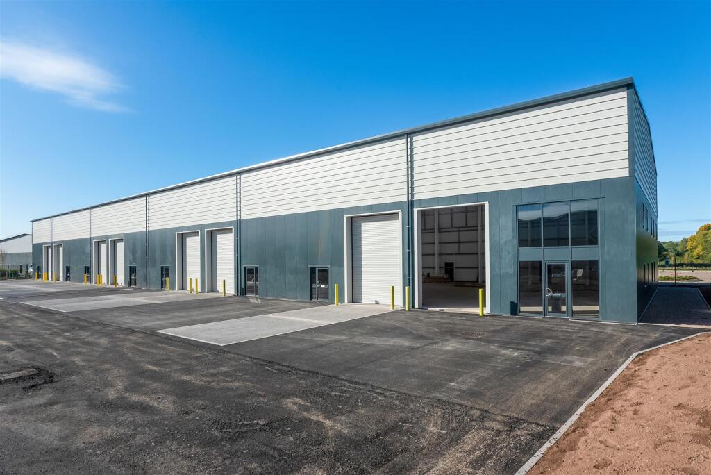 Additional image 12 of Oak Tree Court, Arden Forest Way, Alcester B49 6GT