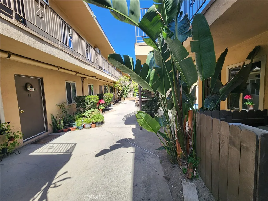 Additional image 36 of 7925 Vineland Ave Unit 26, Sun Valley, CA 91352