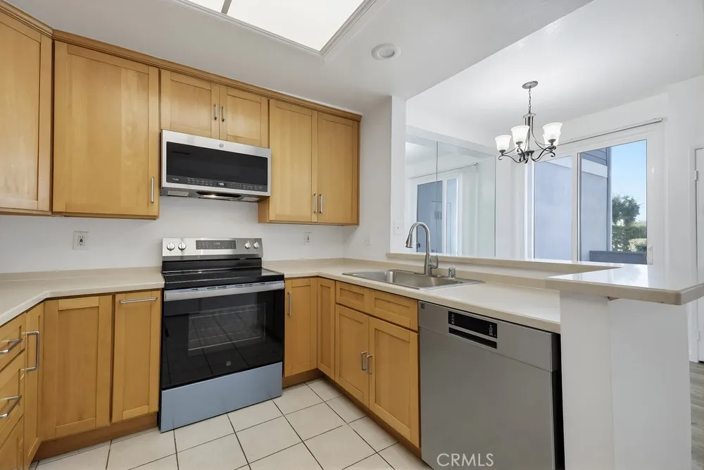 Additional image 18 of 115 Remington, Irvine, CA 92620