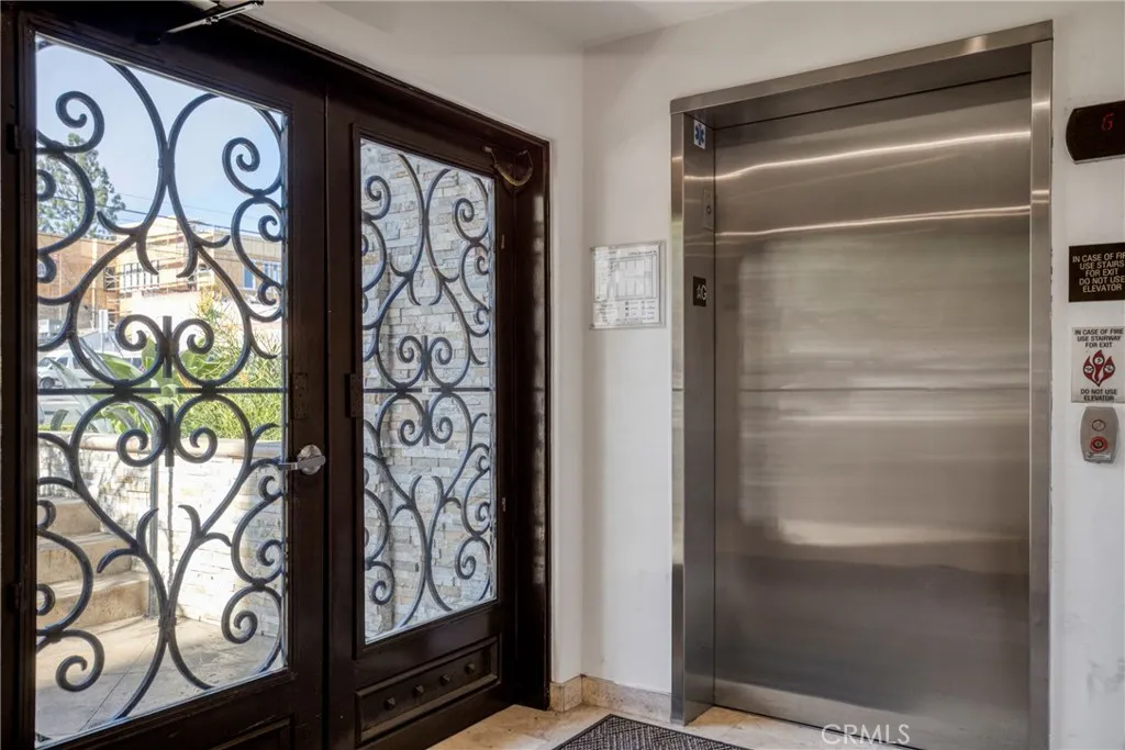 Additional image 3 of 12916 Moorpark Street Unit 201, Studio City, CA 91406