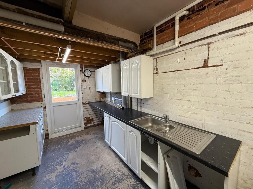 Additional image 19 of Hamilton Avenue, Halesowen, B62 8SJ