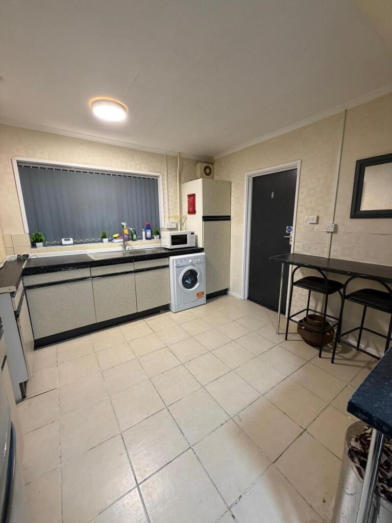 Additional image 5 of Rooms Available in B45