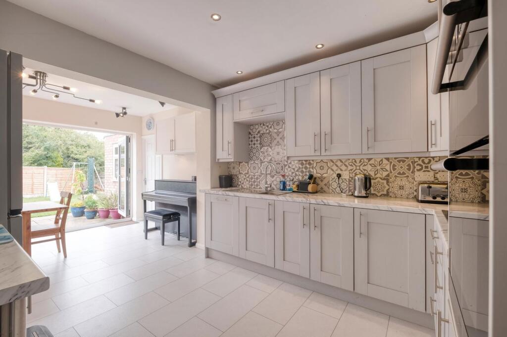 Additional image 4 of Mayhurst Close, Hollywood, B47