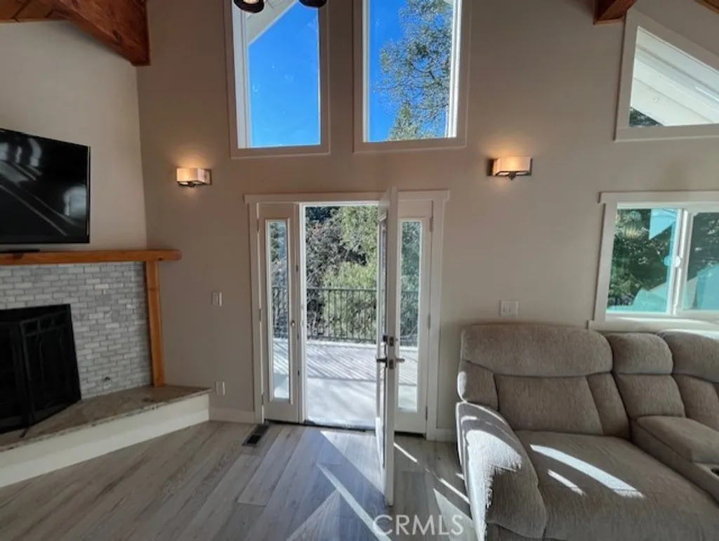 Additional image 2 of 601 Sunderland Court, Lake Arrowhead, CA 92352