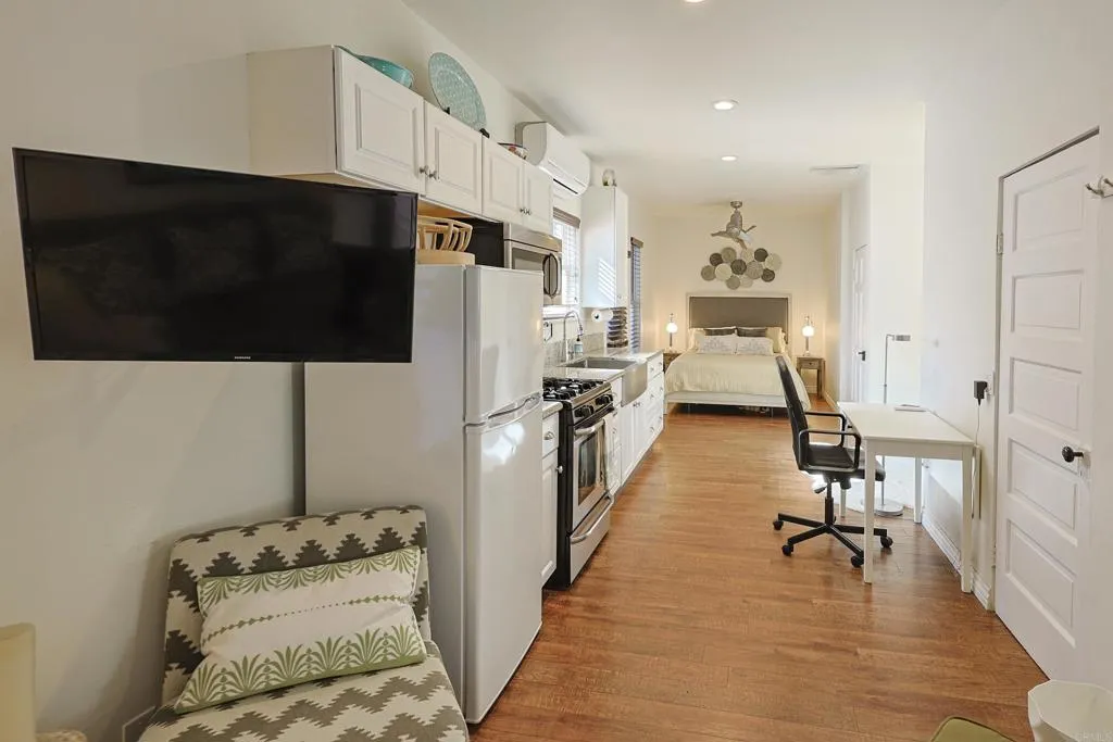 Additional image 37 of 205 C Avenue, Coronado, CA 92118