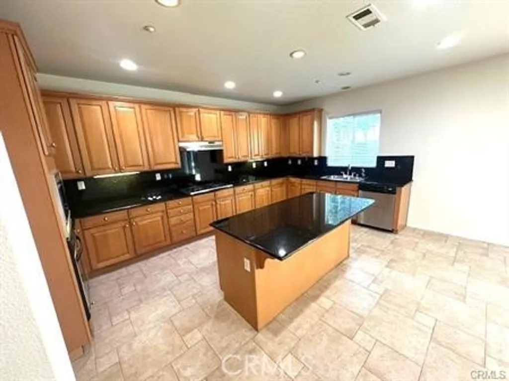 Additional image 6 of 15601 N Peak Ln, Fontana, CA 92336