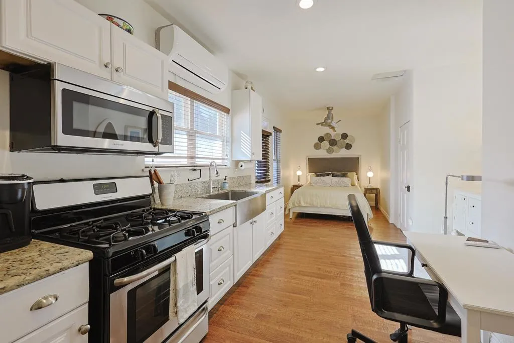 Additional image 8 of 205 C Avenue, Coronado, CA 92118