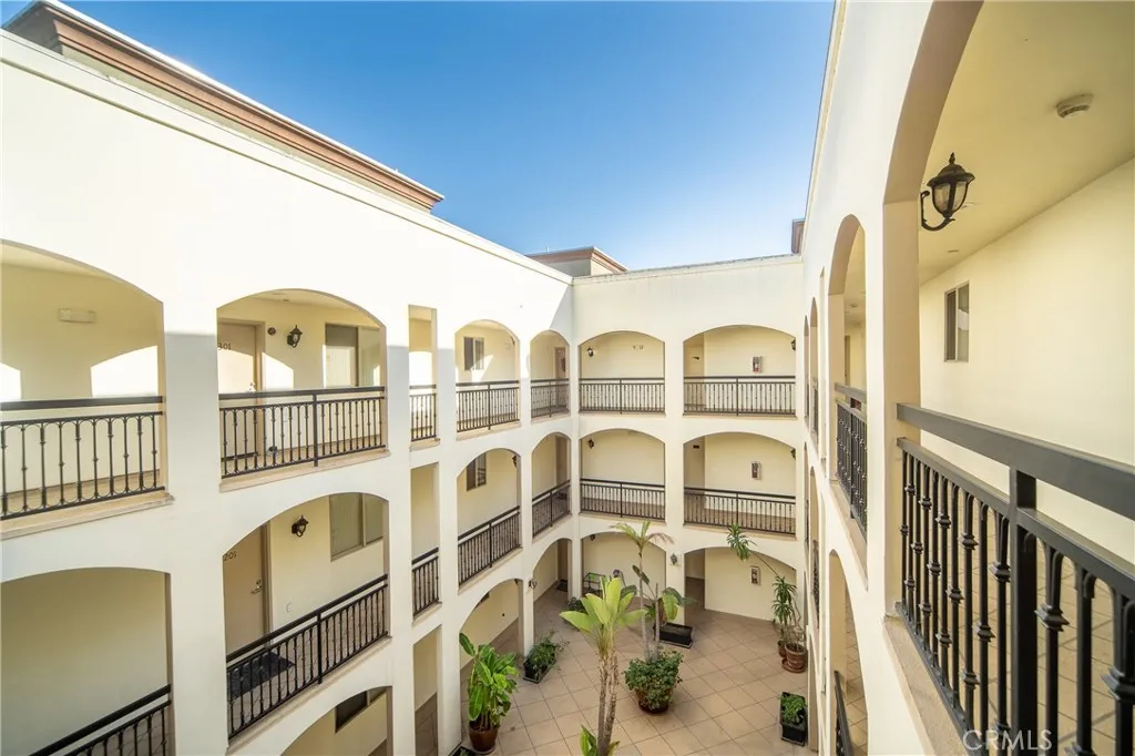 Additional image 28 of 12916 Moorpark Street Unit 201, Studio City, CA 91406