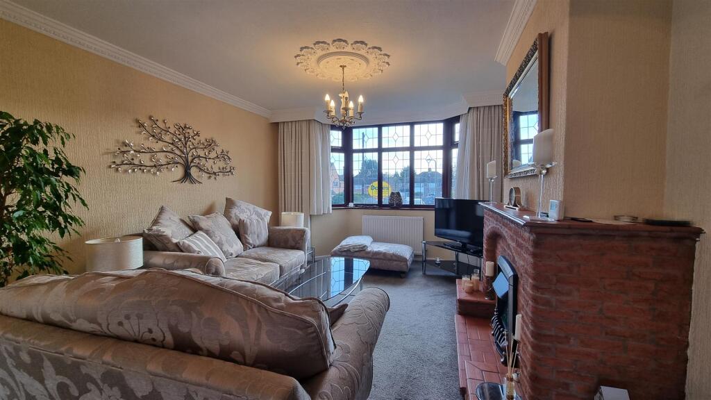 Additional image 2 of Kenway, Hollywood