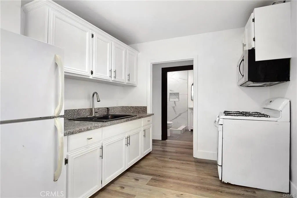 Additional image 5 of 631 N Benton Way, Silver Lake, CA 90026