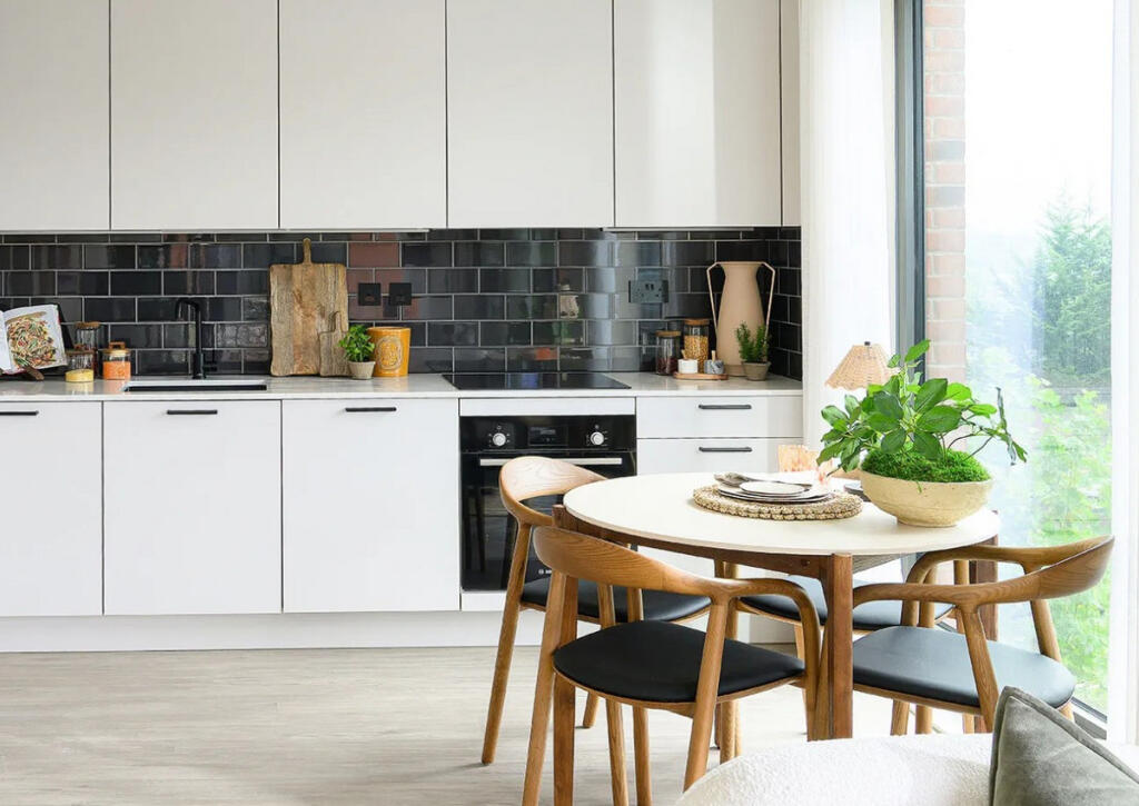 Additional image 4 of Belmont Wharf, Glasswater Locks, B4