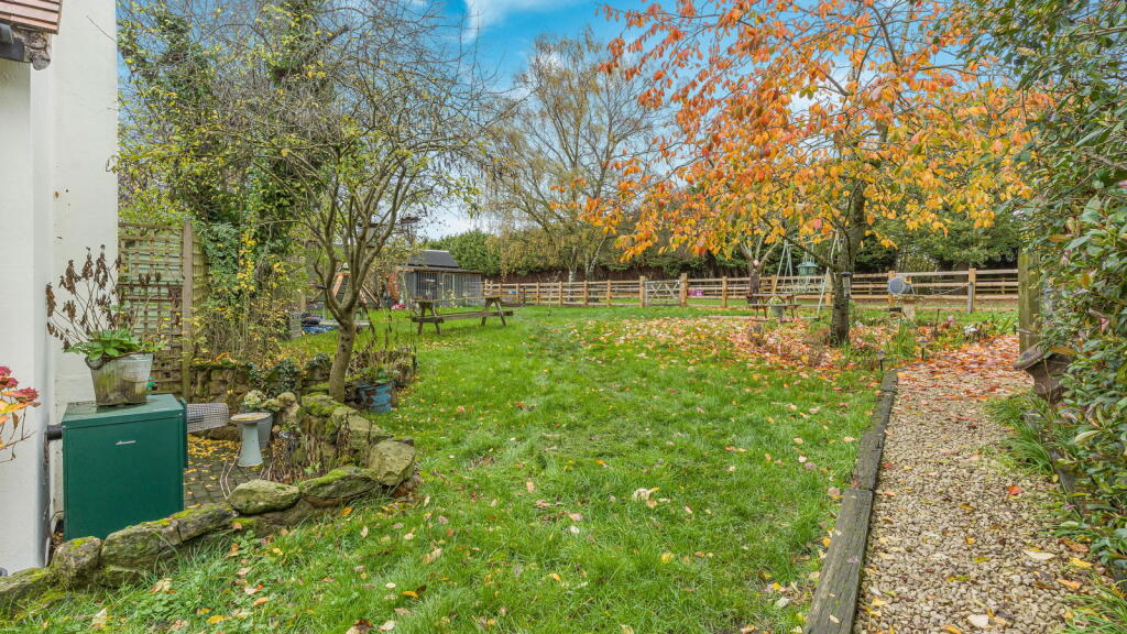 Additional image 29 of Wiggins Hill Road, Wishaw