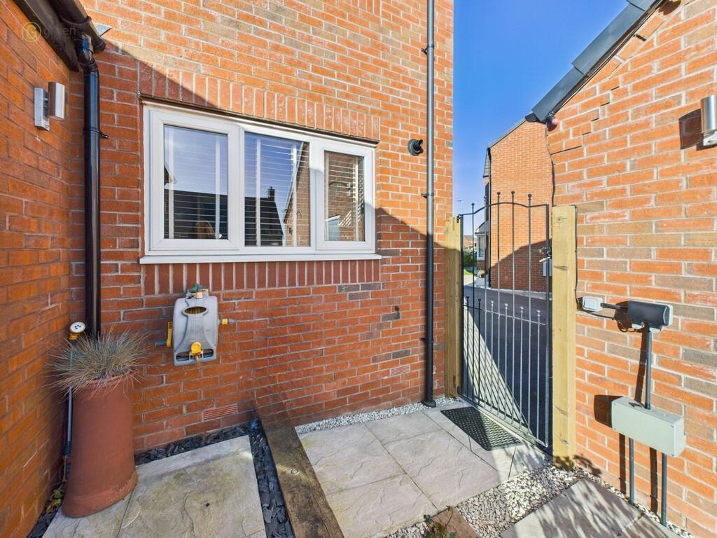 Additional image 33 of Meadow Way, Tamworth