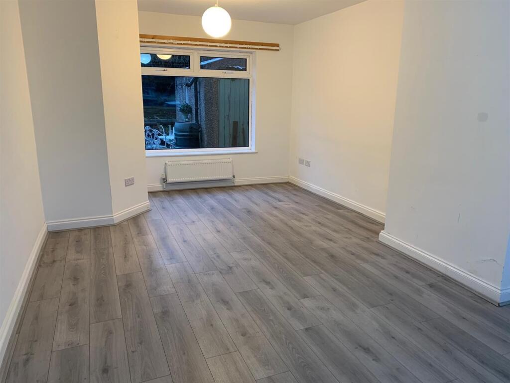 Additional image 4 of Dryden Road