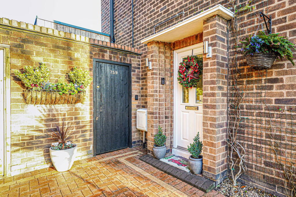 Additional image 25 of Stratford Road, Shirley