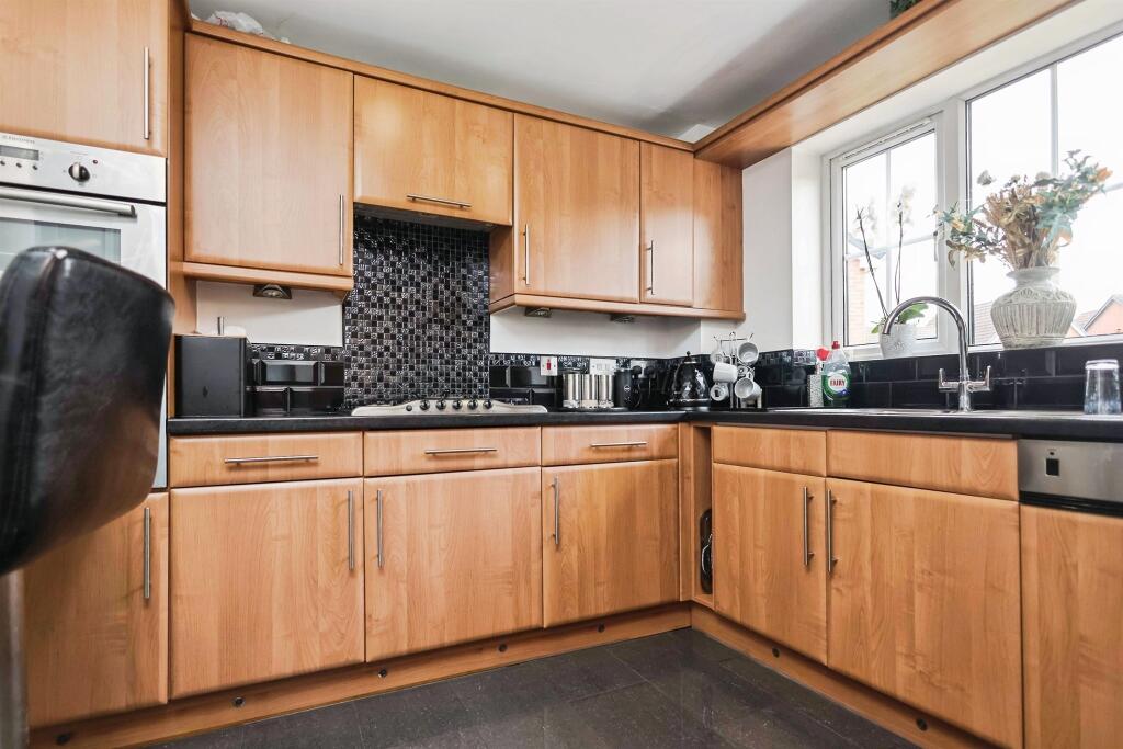 Additional image 3 of Huskison Close, Tividale, Oldbury