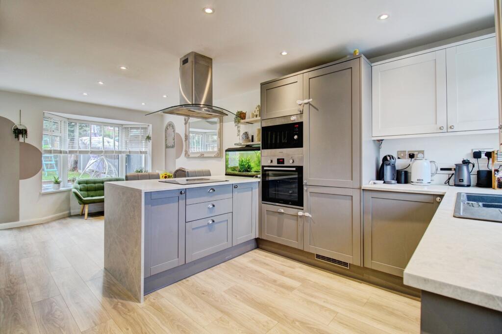 Additional image 2 of Brambling, Tamworth, B77