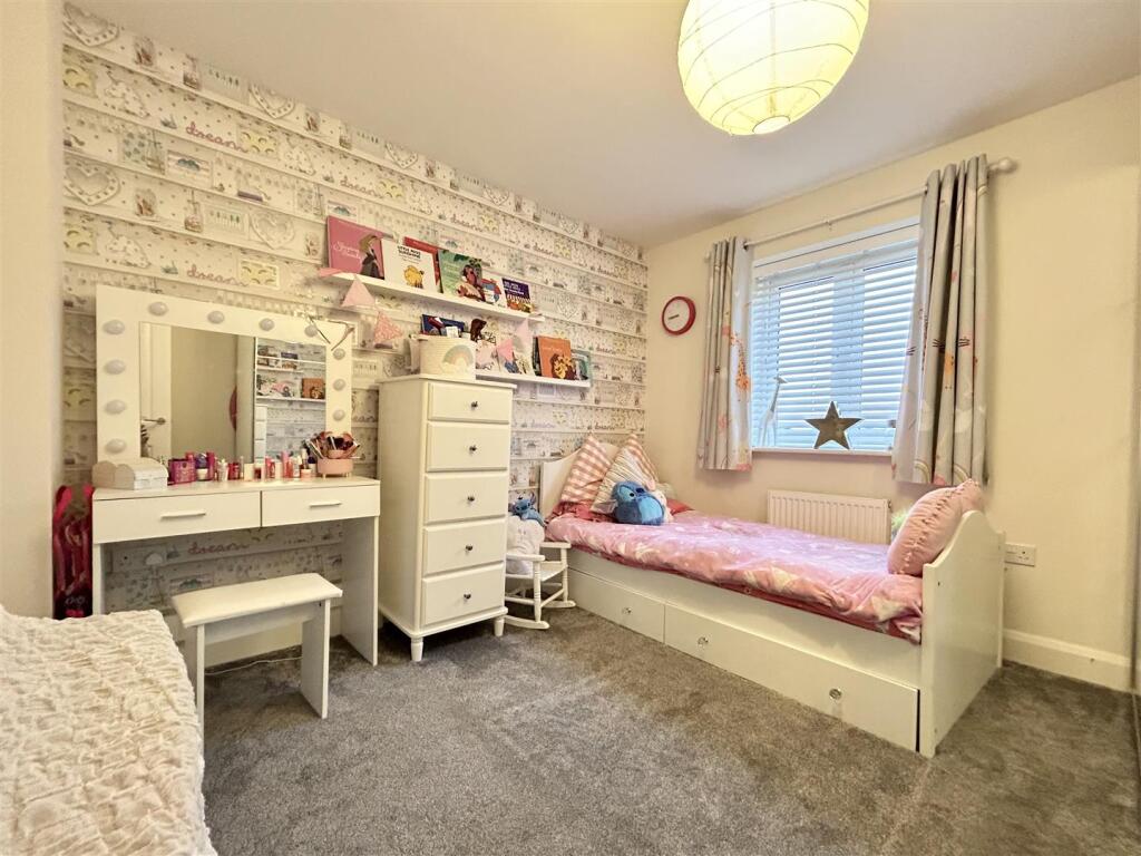 Additional image 18 of Poppy Avenue, Oldbury