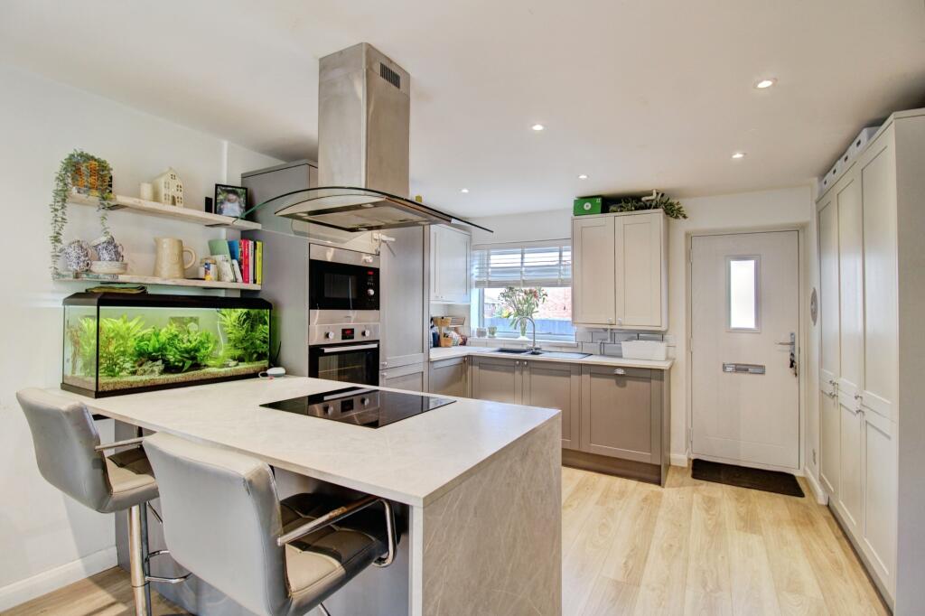 Additional image 3 of Brambling, Tamworth, B77