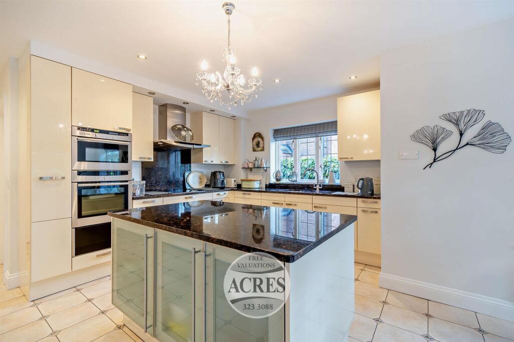 Additional image 14 of Newick Avenue, Little Aston Park