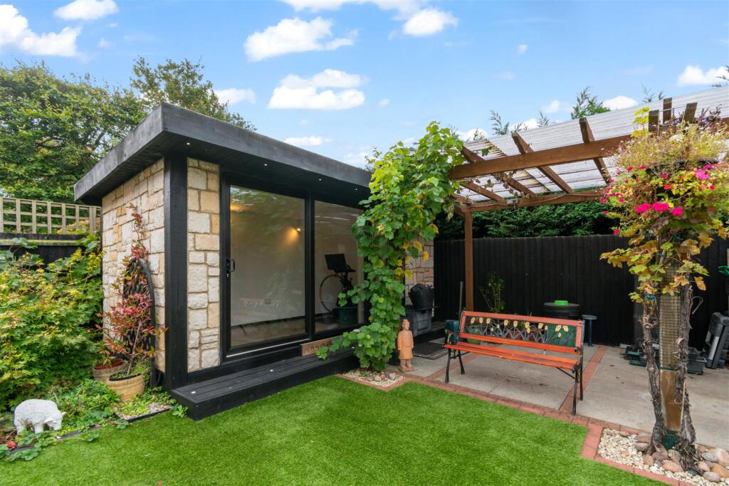 Additional image 25 of Vixen Close, Sutton Coldfield