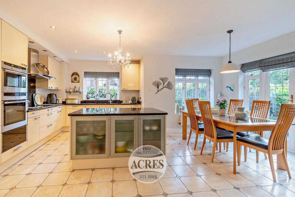 Additional image 49 of Newick Avenue, Little Aston Park