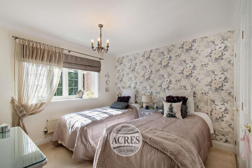 Additional image 28 of Newick Avenue, Little Aston Park