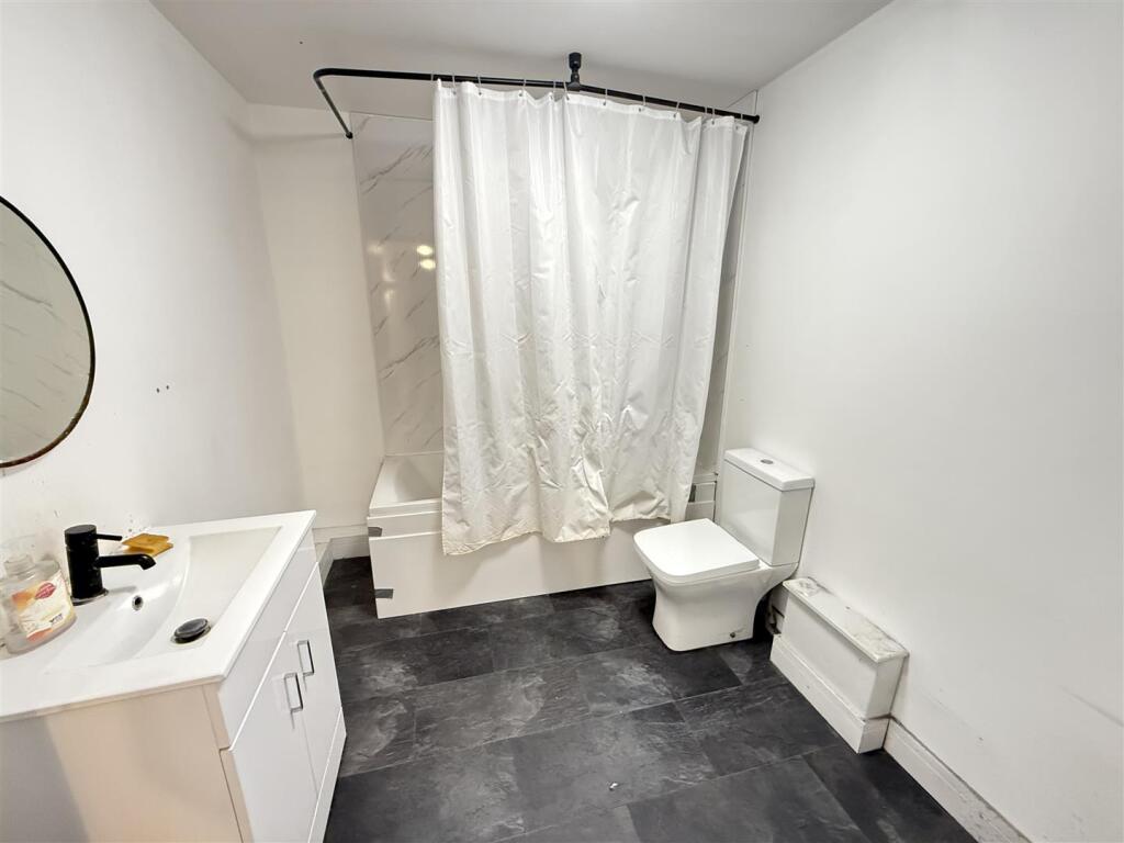 Additional image 10 of THREE Bedroom- Black Lake, West Bromwich