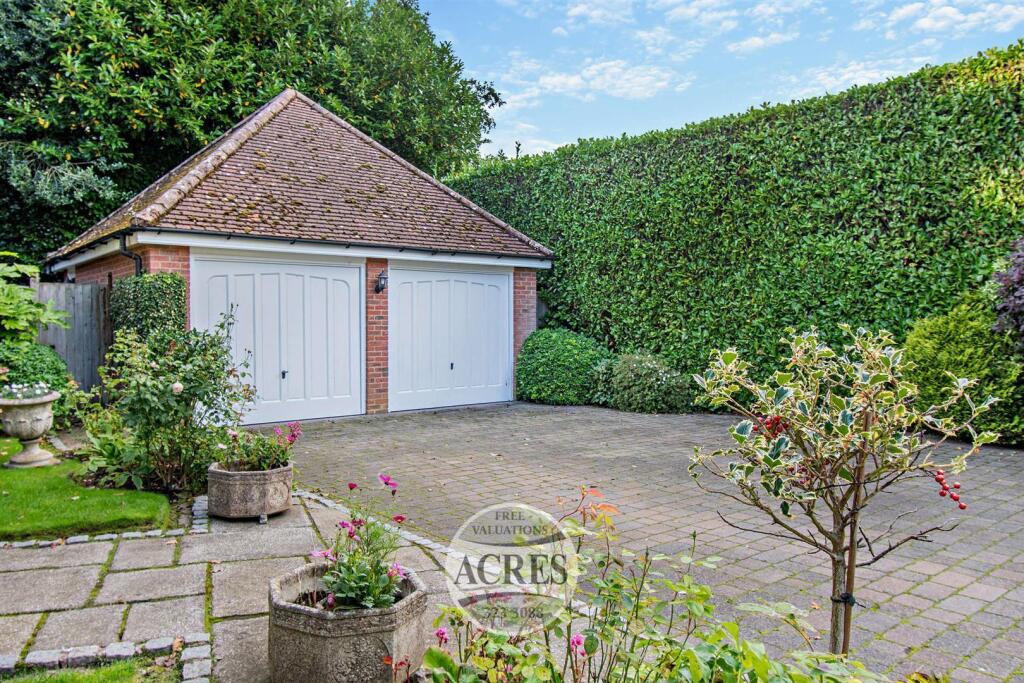 Additional image 45 of Newick Avenue, Little Aston Park