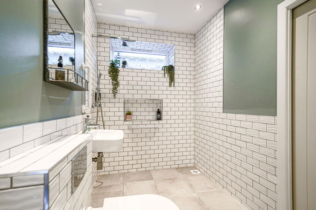 Additional image 11 of Stratford Road, Shirley