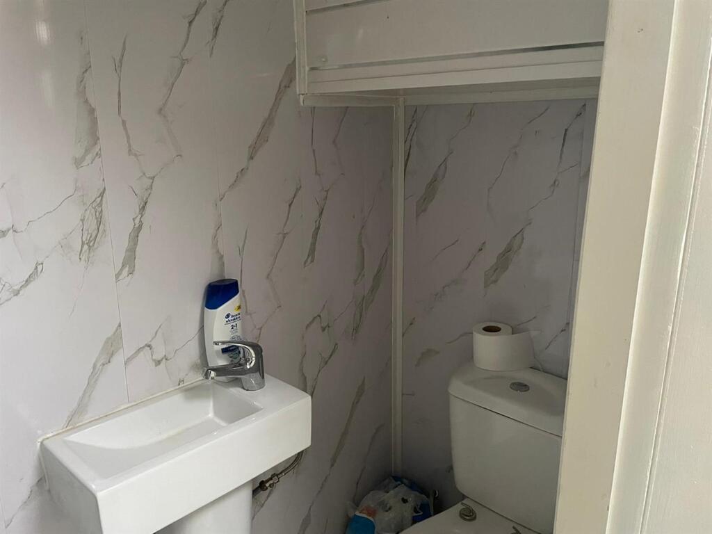 Additional image 3 of Rood End Road, Oldbury