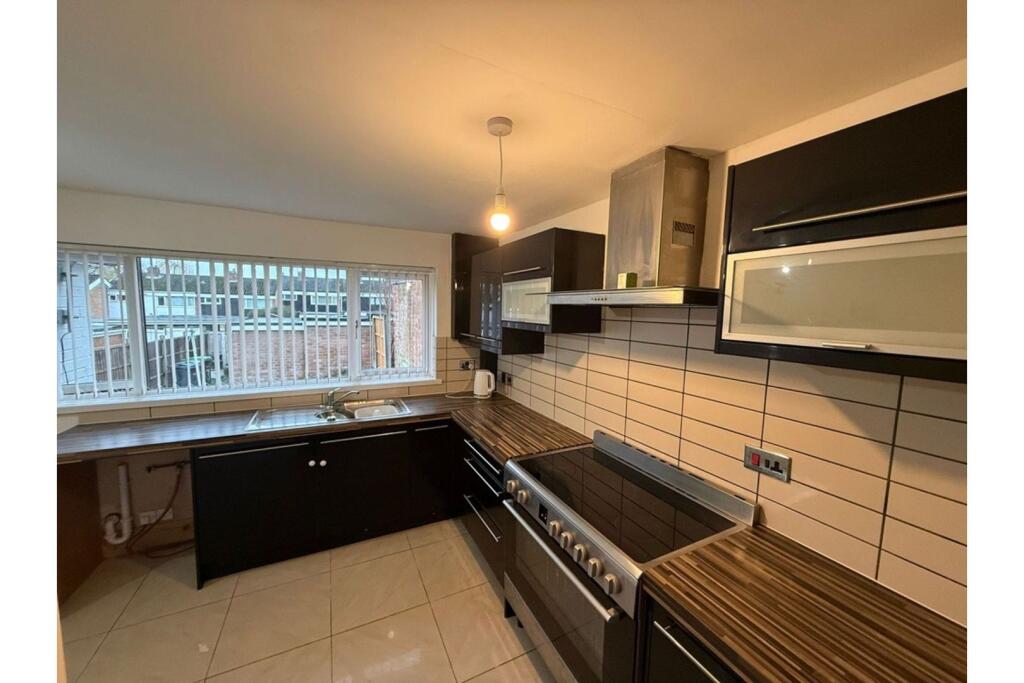 Additional image 2 of Broadfield Close, West Bromwich, B71