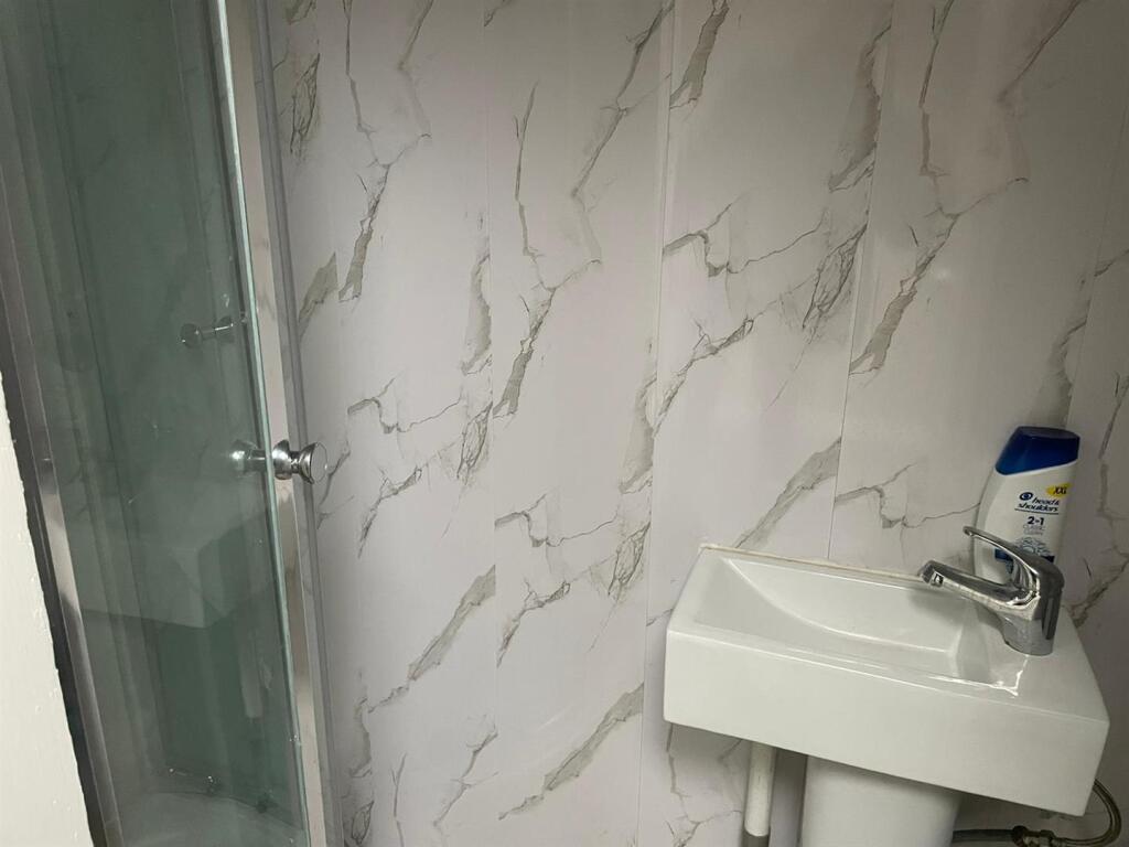 Additional image 4 of Rood End Road, Oldbury