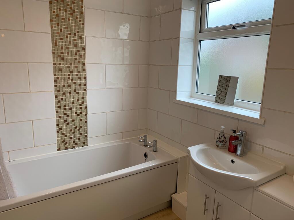 Additional image 4 of Litton, Tamworth, B77