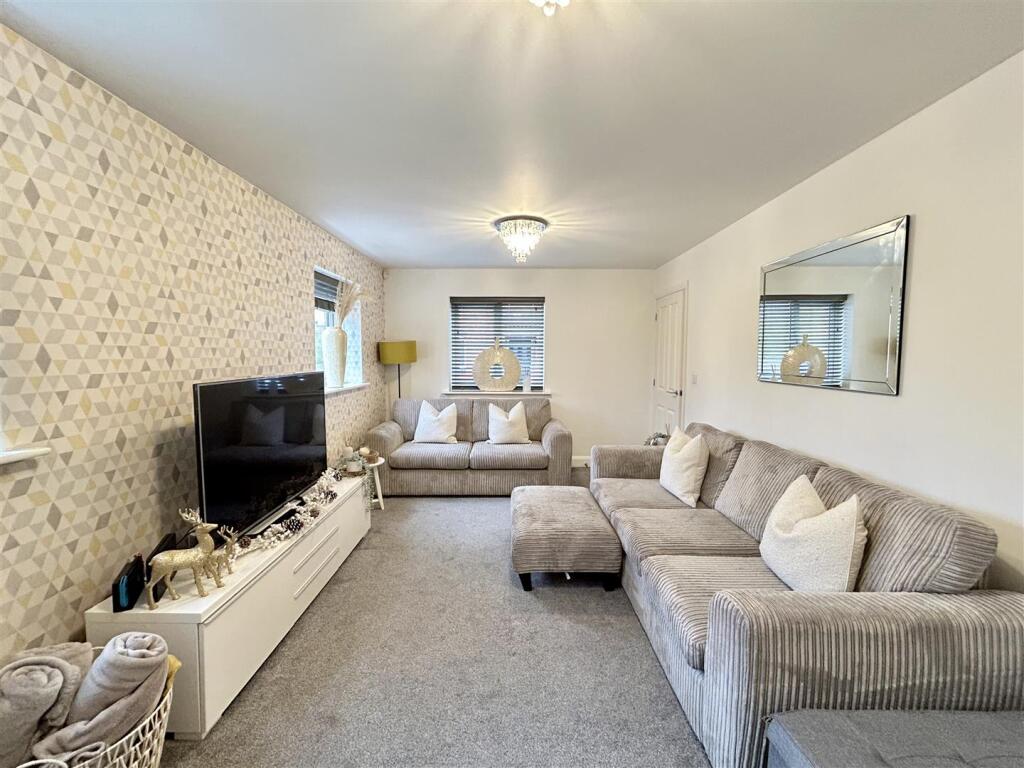 Additional image 6 of Poppy Avenue, Oldbury