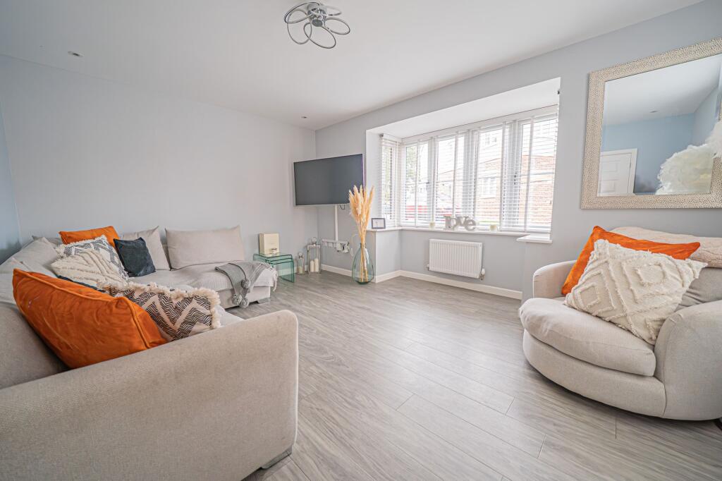 Additional image 5 of Mount Close, Cheswick Green, B90