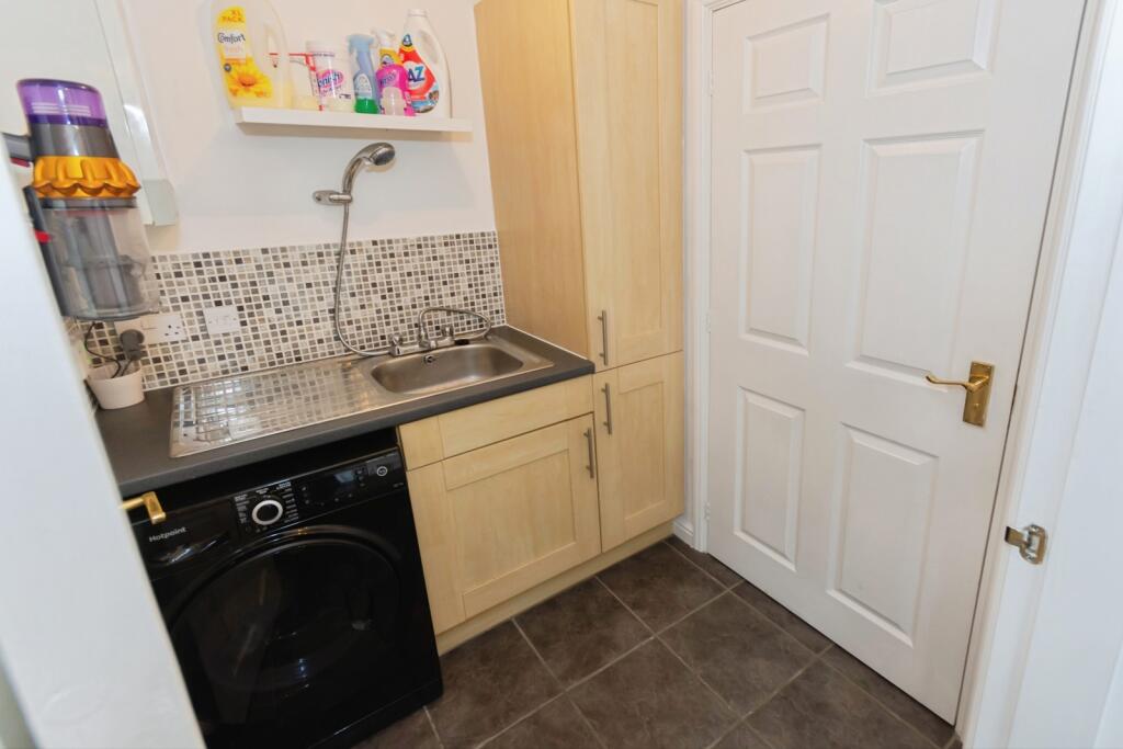 Additional image 5 of Middlewood Close, Solihull, West Midlands, B91