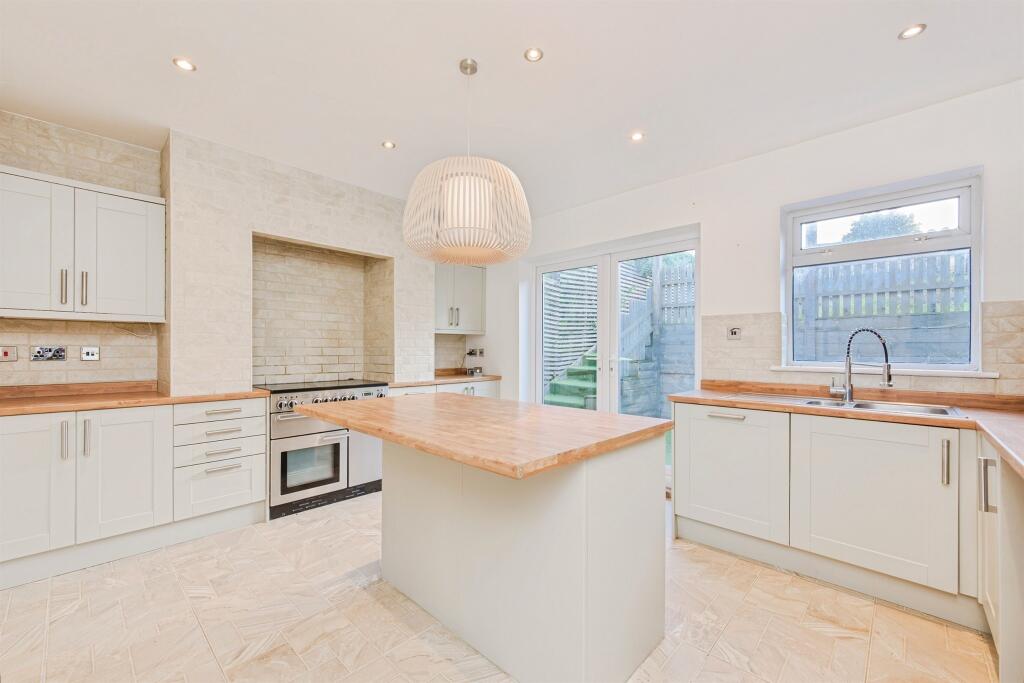 Additional image 23 of Fairfields Hill, Polesworth, Tamworth