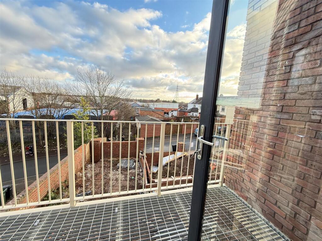 Additional image 4 of Two Bedroom- Black Lake, West Bromwich