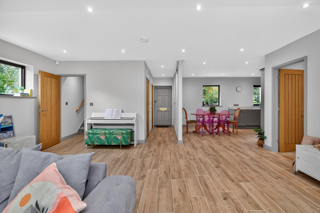 Additional image 7 of MOVE IN FOR CHRISTMAS, Bruton, BA10