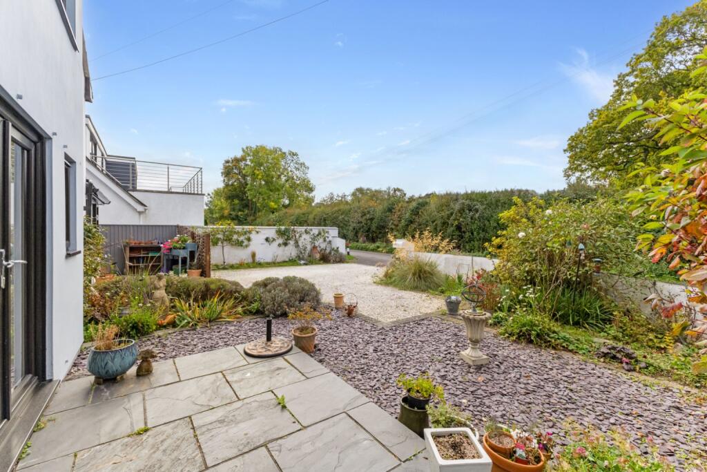 Additional image 16 of Higher Brooks, Street