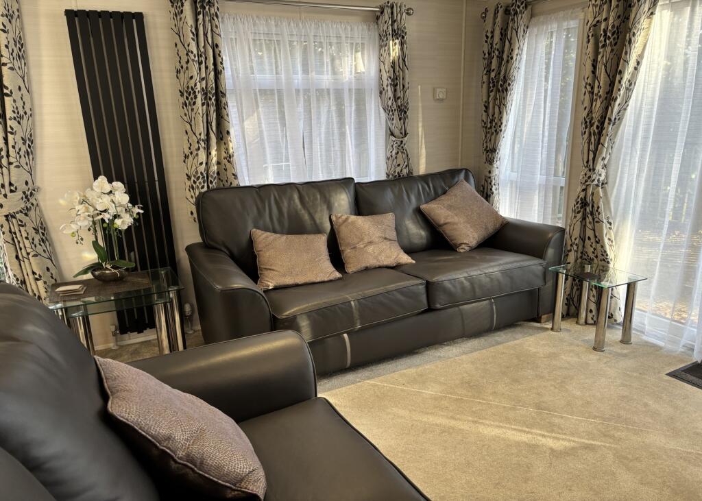 Additional image 11 of Carnaby Stamford, Brokerswood Holiday Park, Westbury, Longleat , Wiltshire, BA13 4EH